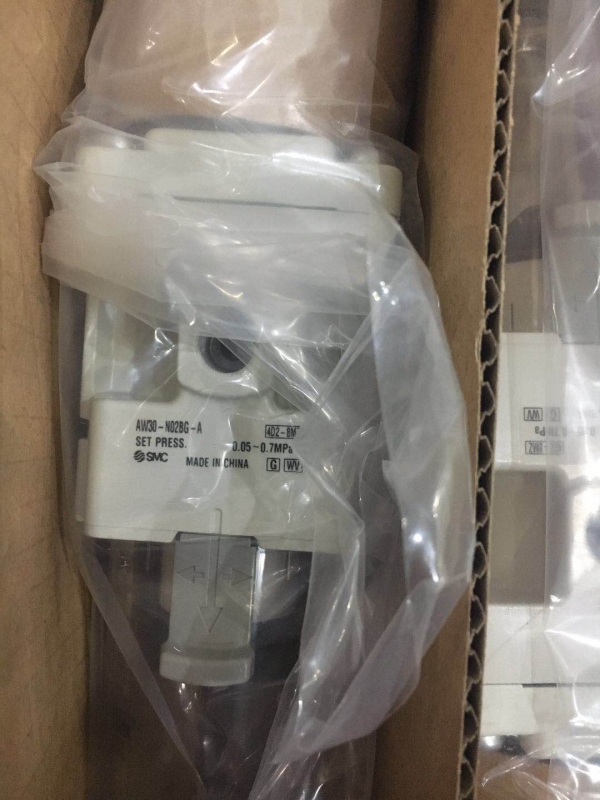 日本SMC带压力表调节阀IR2020-F02