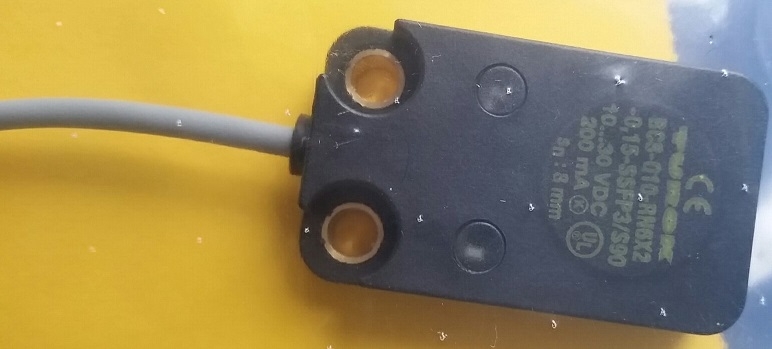 德国TURCK电感式传感器NI15-S30-AZ3X/S100