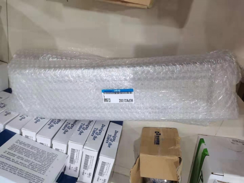 日本SMC带导杆MGPM32-300Z薄型气缸