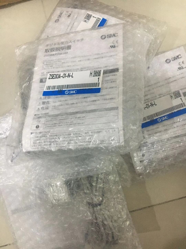 ZSE30AF-01-B-L简易说明SMC数字式压力开关