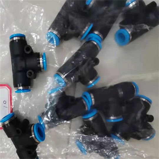 选择范围广T 型快插接头QST-8-6-50费斯托