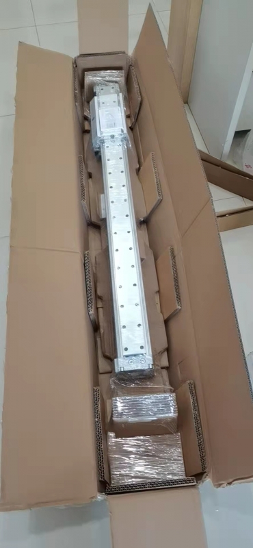 festo费斯托的无杆气缸外观DGPL-32-200-PPV-A-KF-B