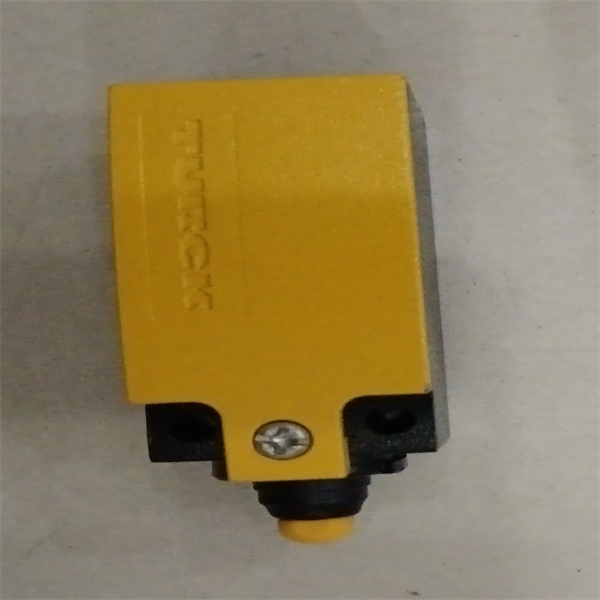 TURCK电容式传感器BC10-QF5.5-AP6X2 