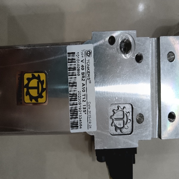 德国TUNKERS气动夹具V 63.1 BR3 A10 T12 135