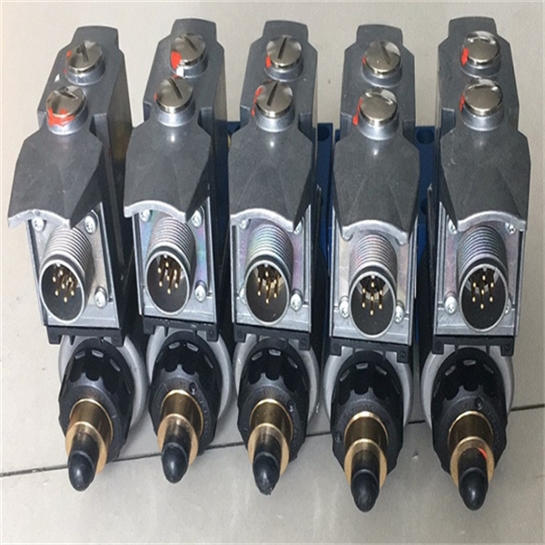 R900920619伺服方向控制阀DBW 20 B1-5X/315-6EG24N9K4