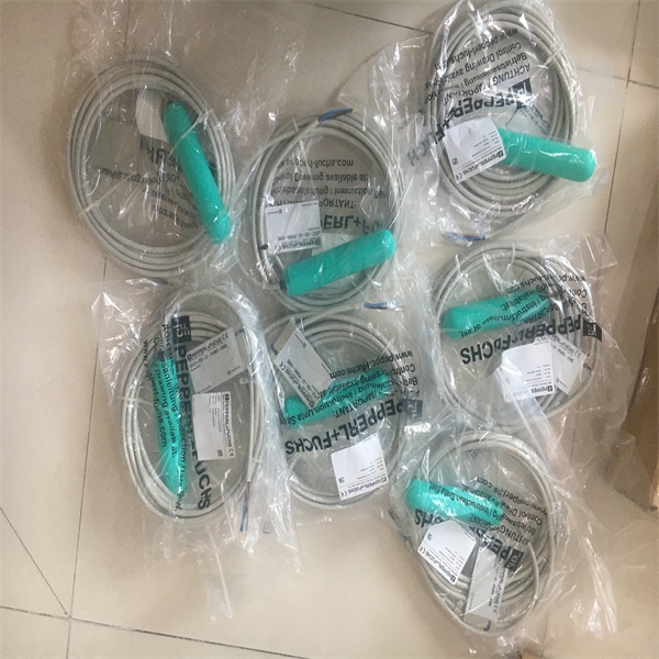 P+F传感器 OBT350-R100-2EP-IO应用特点