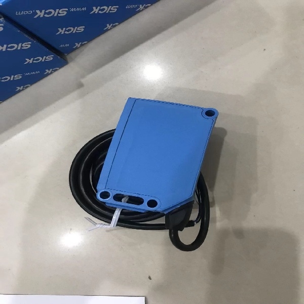 常见类型LFP1000-F5NMC 液位传感器施克