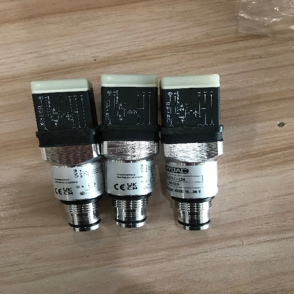 HDA4745-A-016-000传感器贺德克