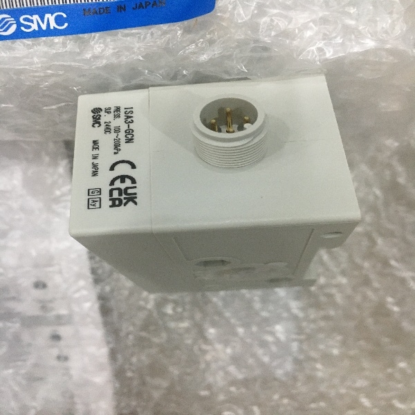 日本SMC数字式压力开关ZSE20B-R-01