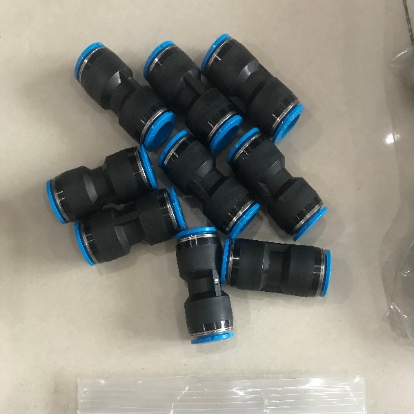 FESTO穿板式接头 QSS-8