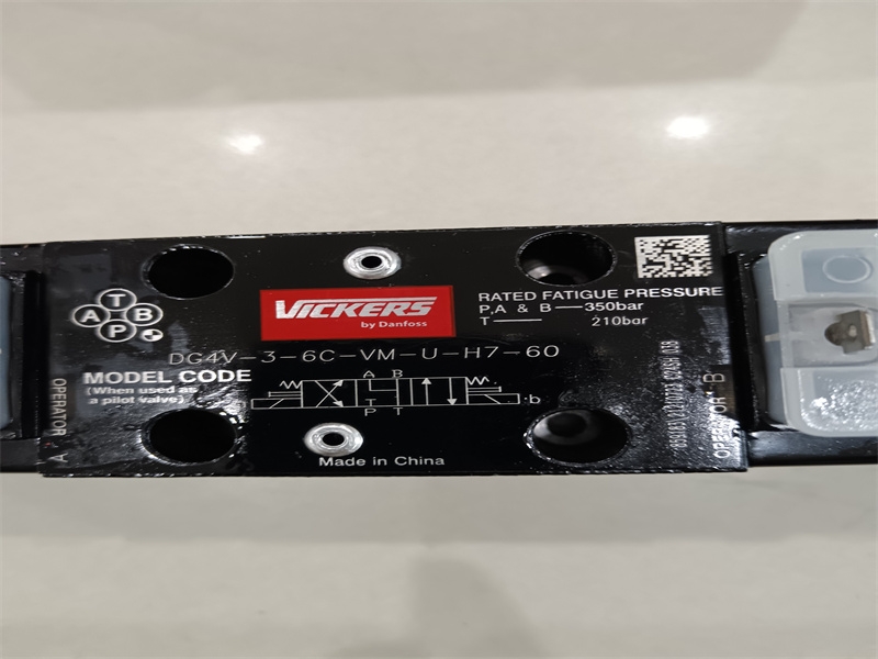 板式安装VICKERS电磁阀SM4-20(15)57-80/40-10-S182