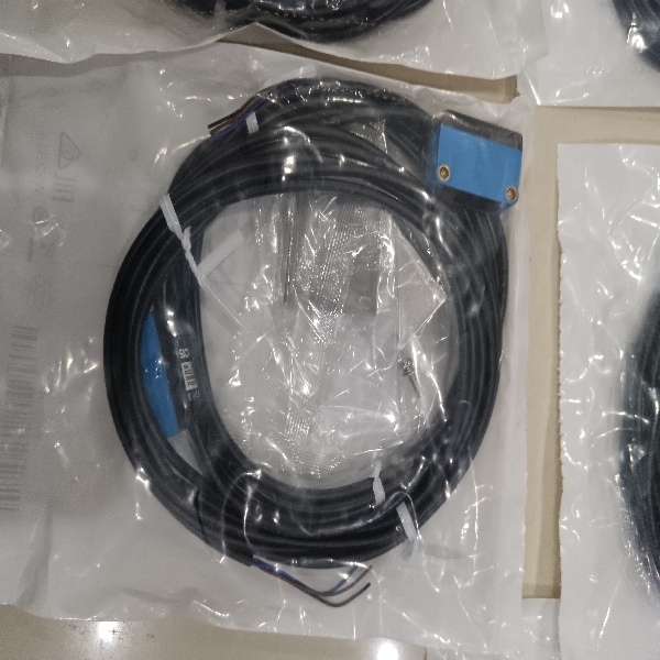 综合了解施克光电传感器HL18G-P1G3BL