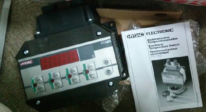 1498629520650895.jpg 电子温度开关.jpg